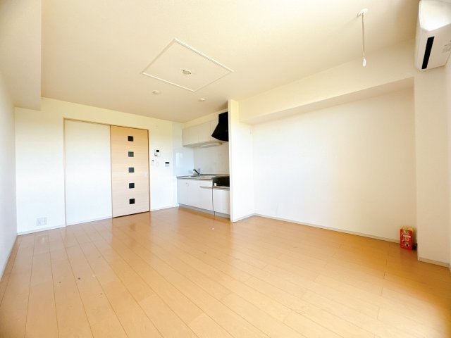 居室・リビング　※クリーニング前のお部屋です