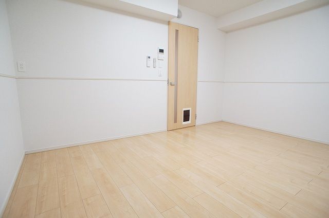 居室・リビング　居間です　以下別号室参考写真です