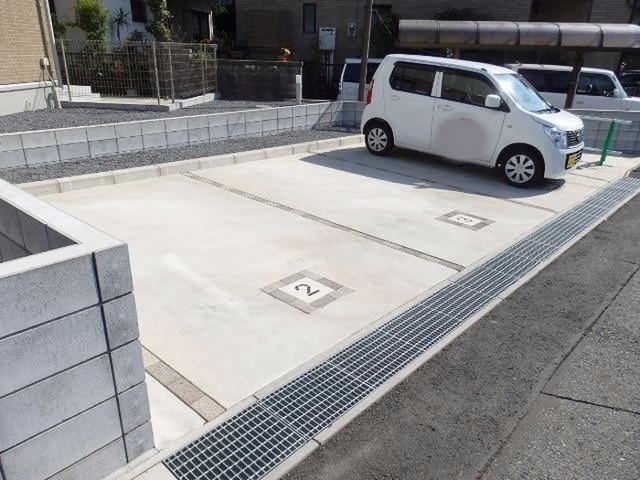 駐車場　駐車場