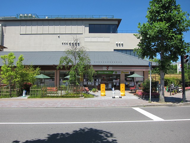 コンビニ　ローソン 岡崎道店（コンビニ）まで677m