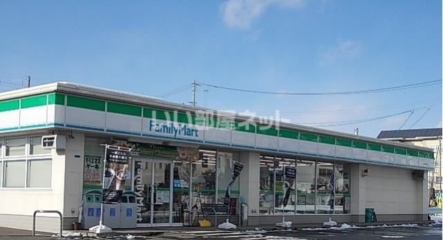 コンビニ　ファミリーマート 盛岡三本柳店（コンビニ）まで757m