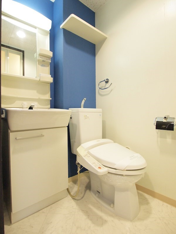 洗面設備　独立洗面台。