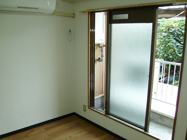 サンロイヤル諏訪の居間写真