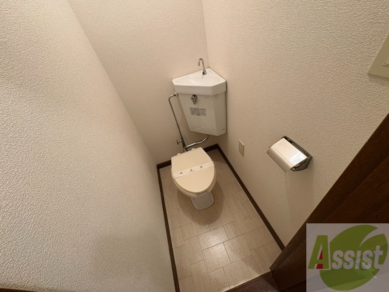 トイレ　こちらはトイレです。清潔感があり、安心して使用できます。