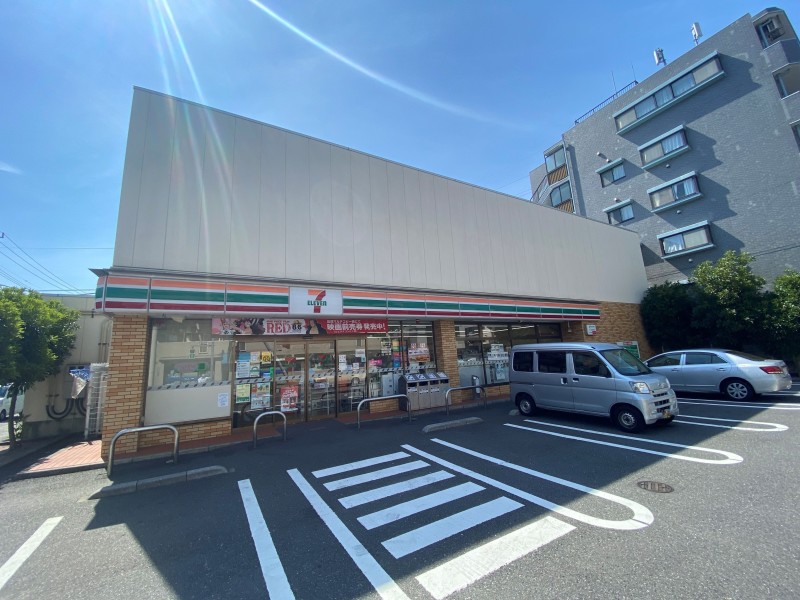 コンビニ　セブンイレブン足立東綾瀬3丁目店（コンビニ）まで239m