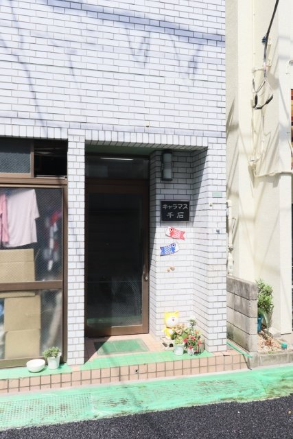 エントランス　建物の内部です