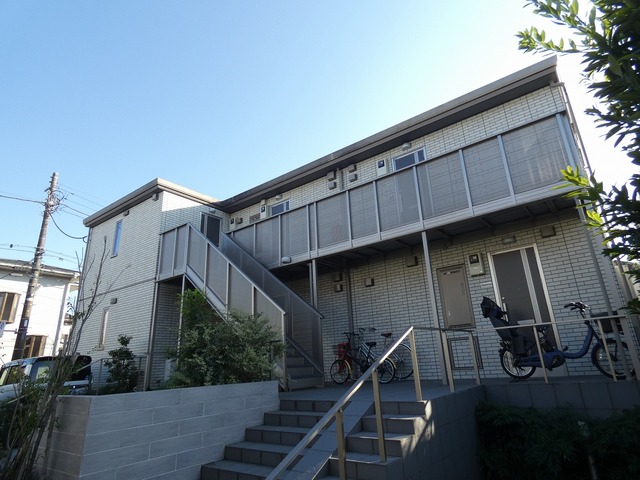 エントランス　広々とした敷地