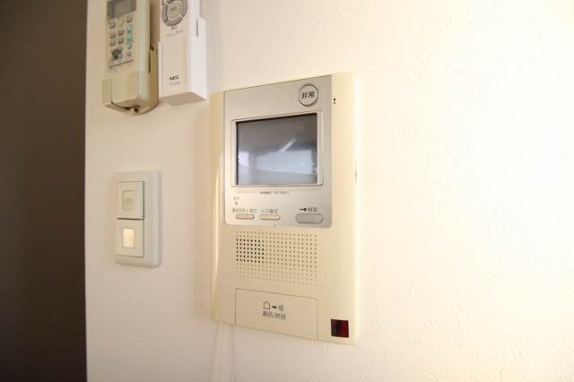 セキュリティ　ＴＶモニター付きで来客者が確認できます。（イメージ写真）