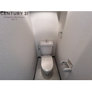 トイレ　シンプルで掃除のしやすいトイレです♪