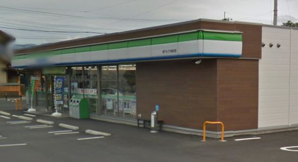 コンビニ　ファミリーマート 南アルプス荊沢店（コンビニ）まで666m