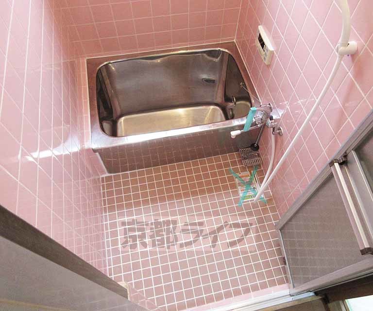 バス・シャワールーム　綺麗なお風呂です・