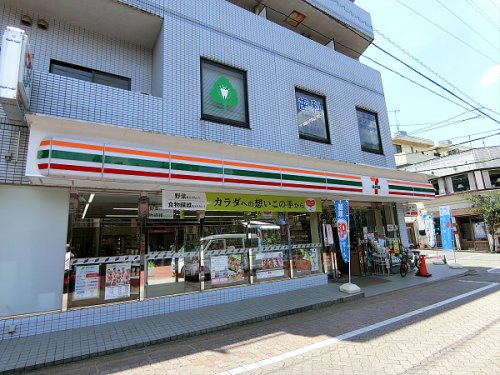 コンビニ　セブンイレブン井の頭公園駅前店（コンビニ）まで147m