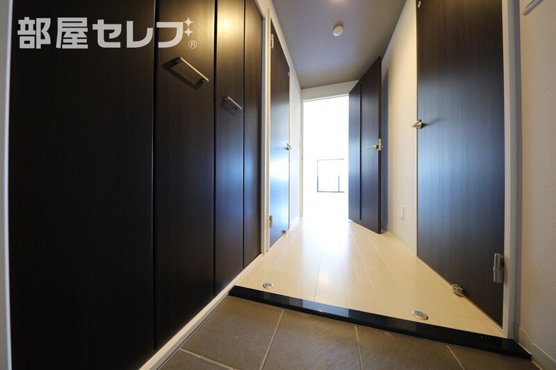 玄関　６０４号室写真