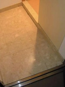 玄関　※別部屋参考写真
