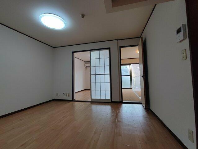 居室・リビング　別部屋参考用写真