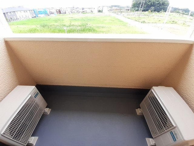 バルコニー　陽当たり良好なバルコニーです