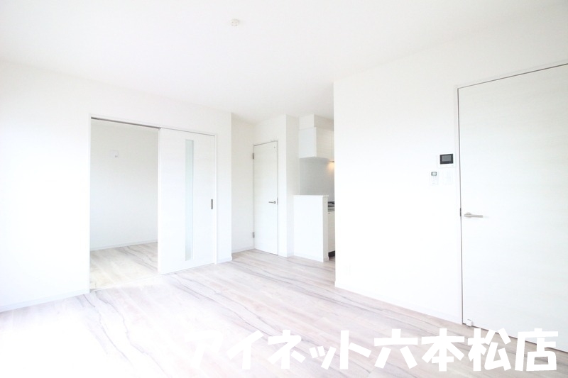 居室・リビング　広々としていいですね。