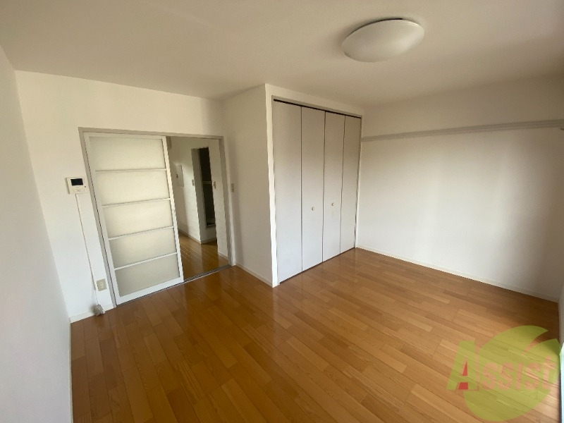居室・リビング　白基調のお部屋は、部屋が明るく広く感じますね。