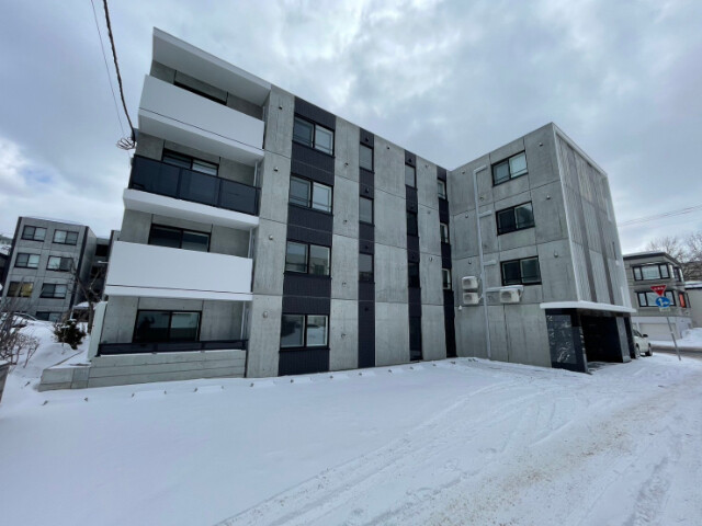 建物外観　札幌市東区北１２条東「アルファスクエア北１２東２」