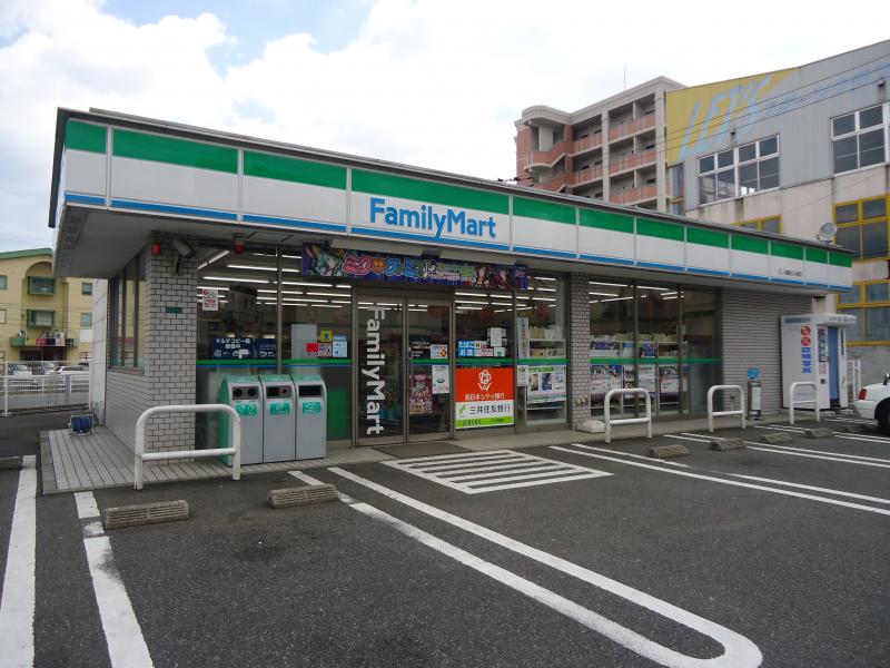 コンビニ　ファミリーマート 八幡西三ケ森店（コンビニ）まで207m