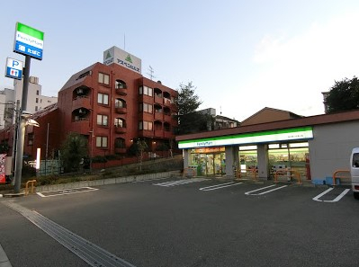 コンビニ　ファミリーマート 品川桐ヶ谷通り店（コンビニ）まで290m
