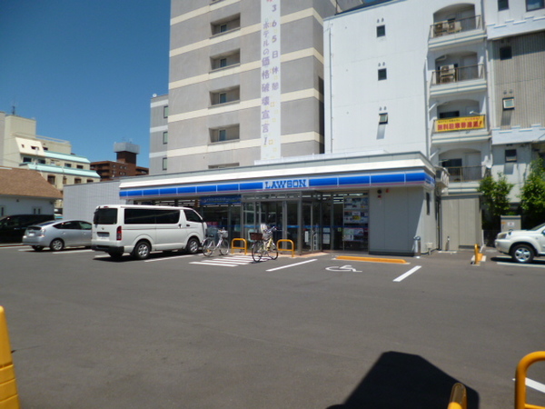 コンビニ　ローソン盛岡中ノ橋通二丁目店（コンビニ）まで220m