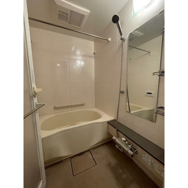 バス・シャワールーム　同タイプ別部屋の写真です