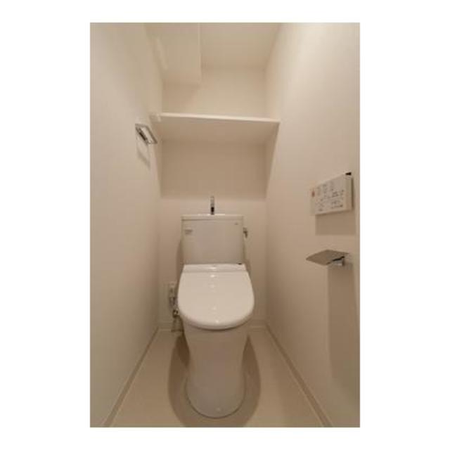 トイレ　※写真は同タイプ住戸です。