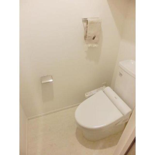 トイレ　※写真は同タイプ住戸です。