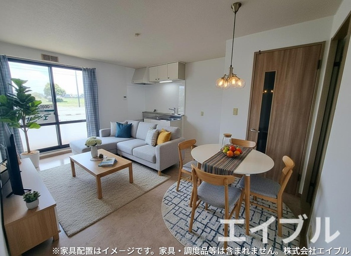 居室・リビング　家具小物等はCG
