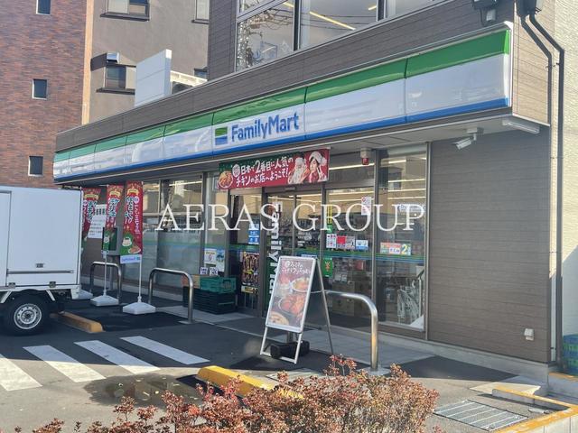 コンビニ　ファミリーマート 杉並本天沼三丁目店（コンビニ）まで358m