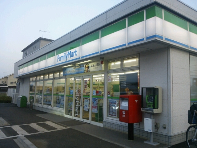 コンビニ　ファミリーマート ひたち野うしく東店（コンビニ）まで335m