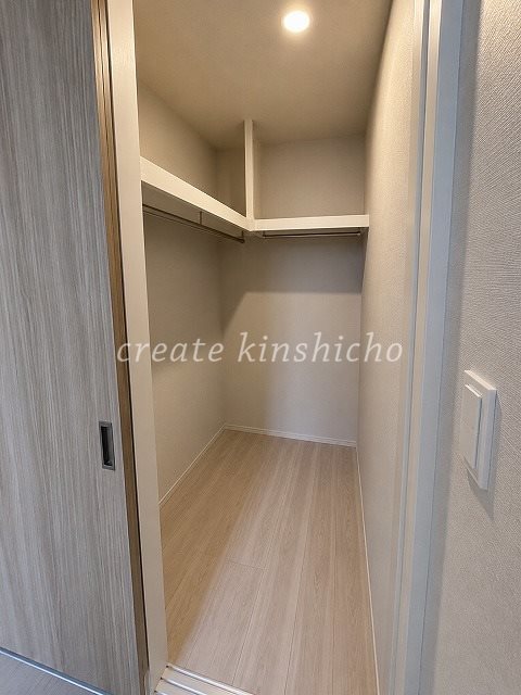 収納　ウォークインクローゼット