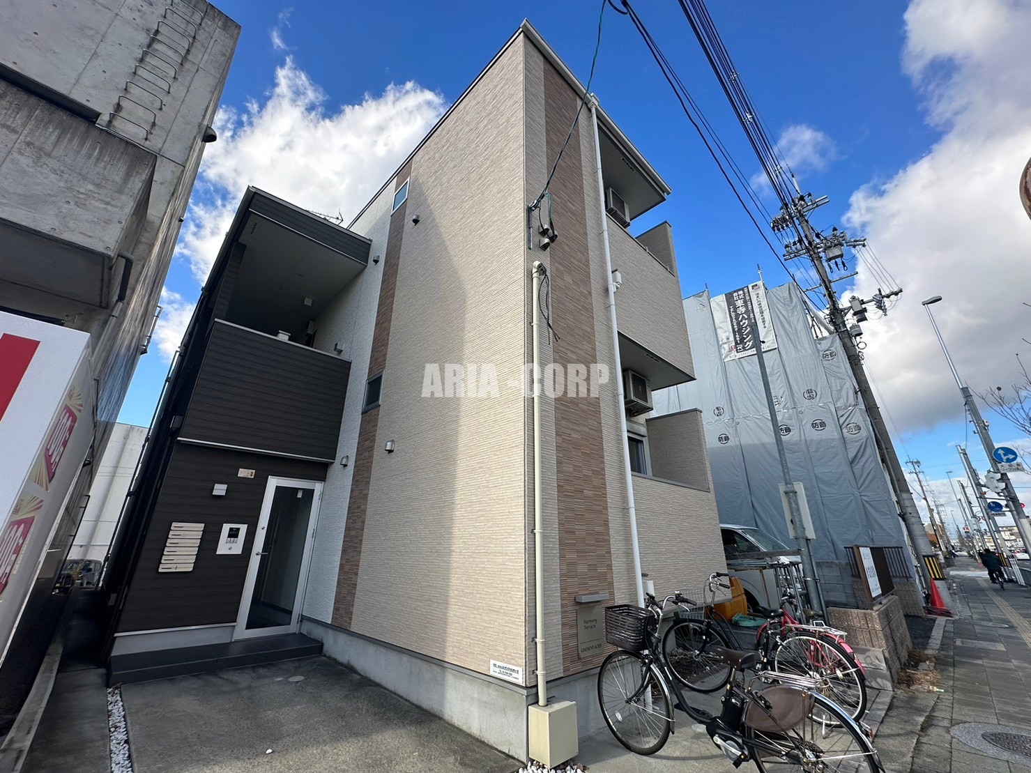 建物外観　2018年完成、大手ハウスメーカー施工のデザイナーズアパート