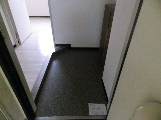 玄関　※同物件別室参考写真