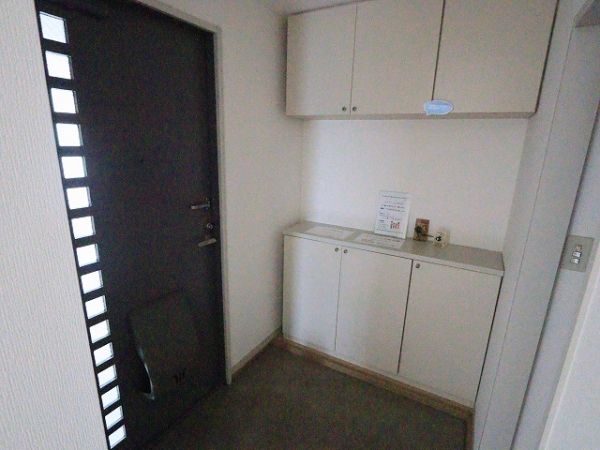アビタシオン松前台C棟の玄関写真