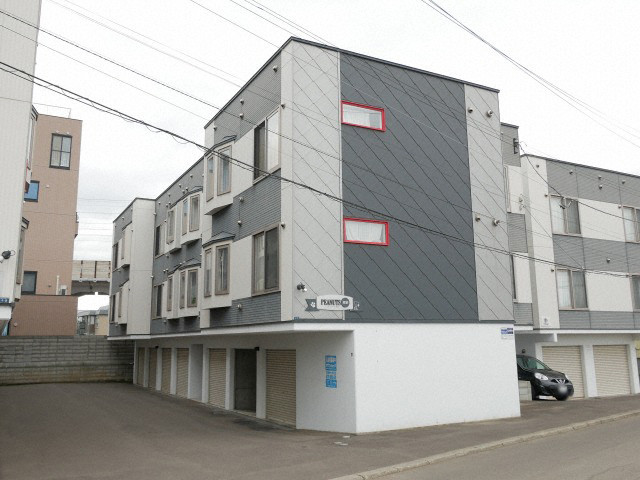 建物外観　給湯灯油・灯油ストーブ採用で光熱費がお得♪