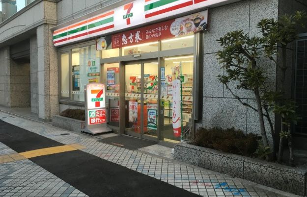 コンビニ　セブンイレブン門前仲町駅西店（コンビニ）まで121m