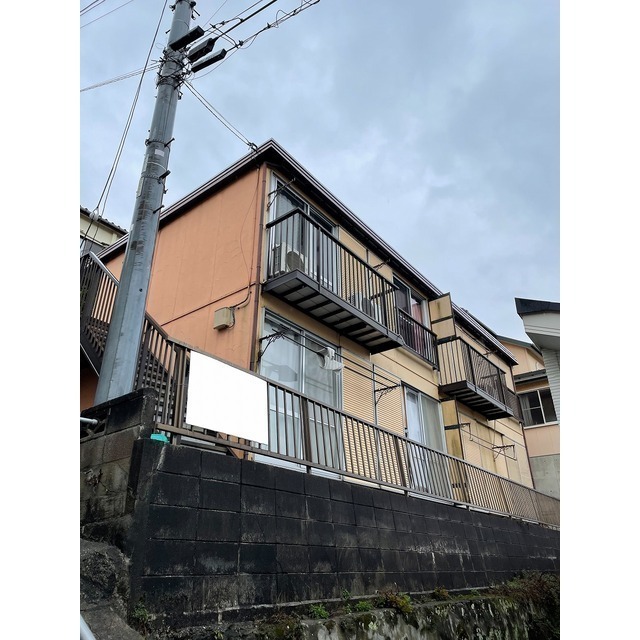 建物外観　高台立地・駅徒歩6分