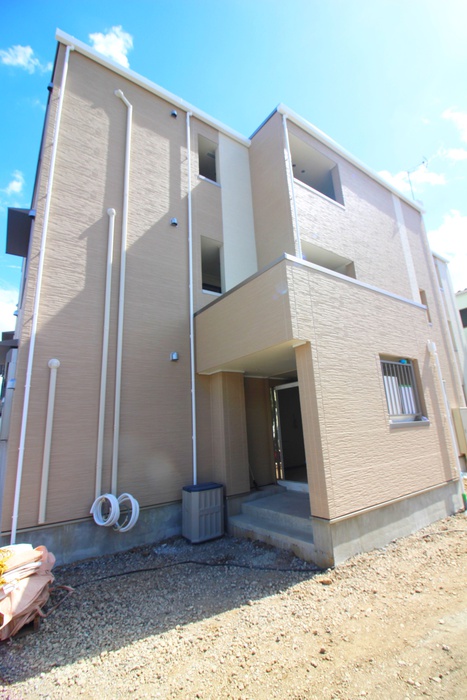 建物外観　建築中