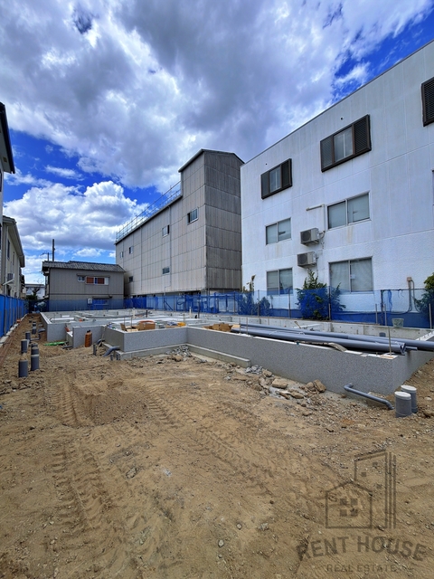 エントランス　外観（建設中）