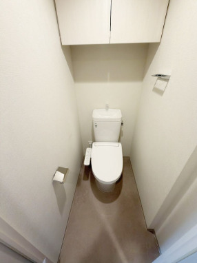 東急池上線 戸越銀座駅 徒歩9分 8階建 築1年のトイレ写真