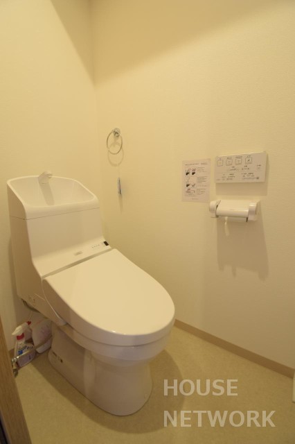 京福電鉄北野線 北野白梅町駅 徒歩20分 5階建 築10年のトイレ写真
