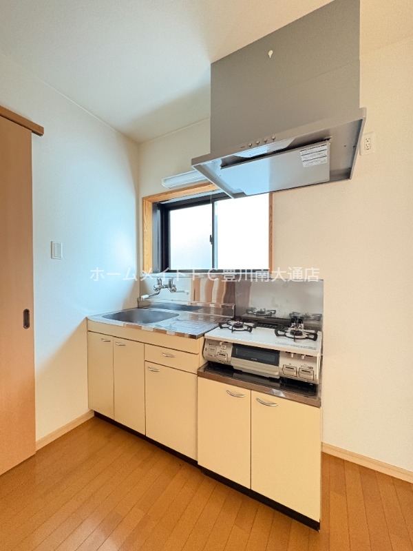 豊川市伊奈町新屋借家のキッチン写真