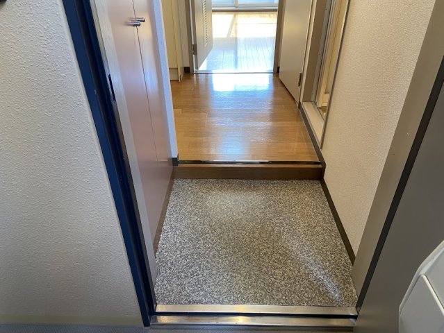 エムエフ御所北の玄関写真