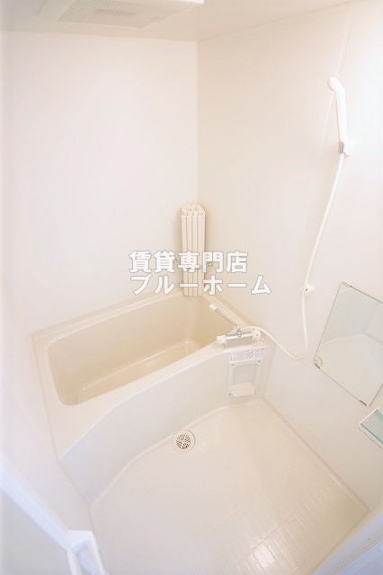 バス・シャワールーム　鏡のあるお風呂！
