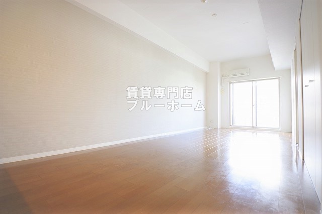 居室・リビング　13.5帖の広々とした洋室！