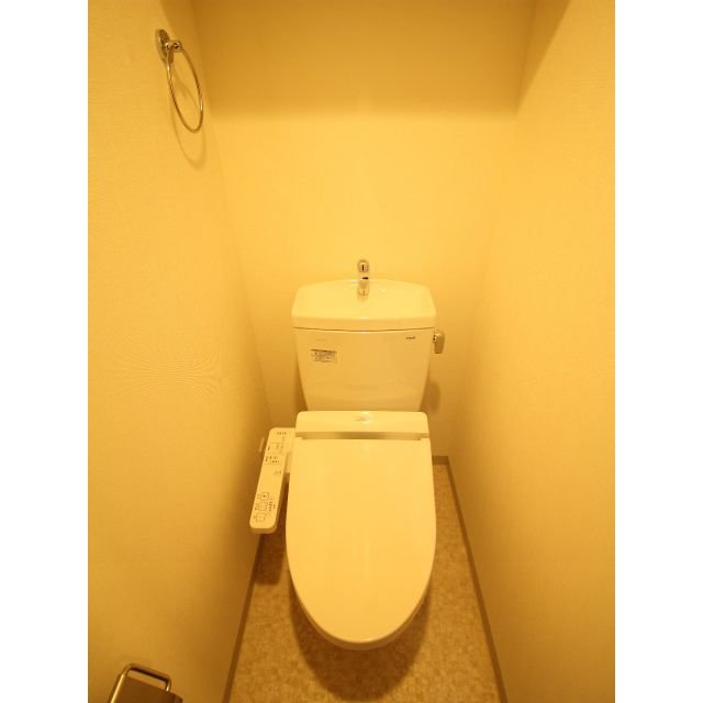 トイレ　※別部屋の参考写真です。