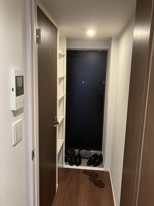 玄関　エストゥルースプラス田端　北区田端新町２