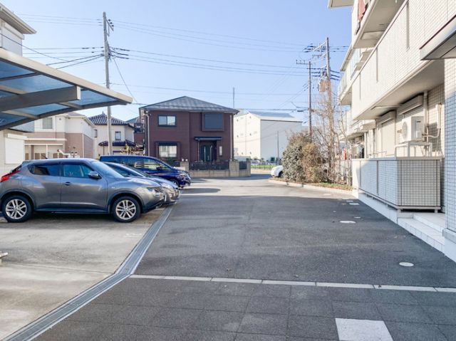 小田急江ノ島線 湘南台駅 バス乗車時間：8分 最寄りバス停で下車 徒歩5分 3階建 築16年のその他写真